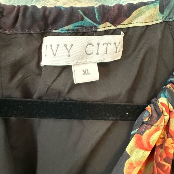 Ivy City Co. Elegant Red and Orange V-Neck Long Sleeve Sundress - Picture 2 of 3